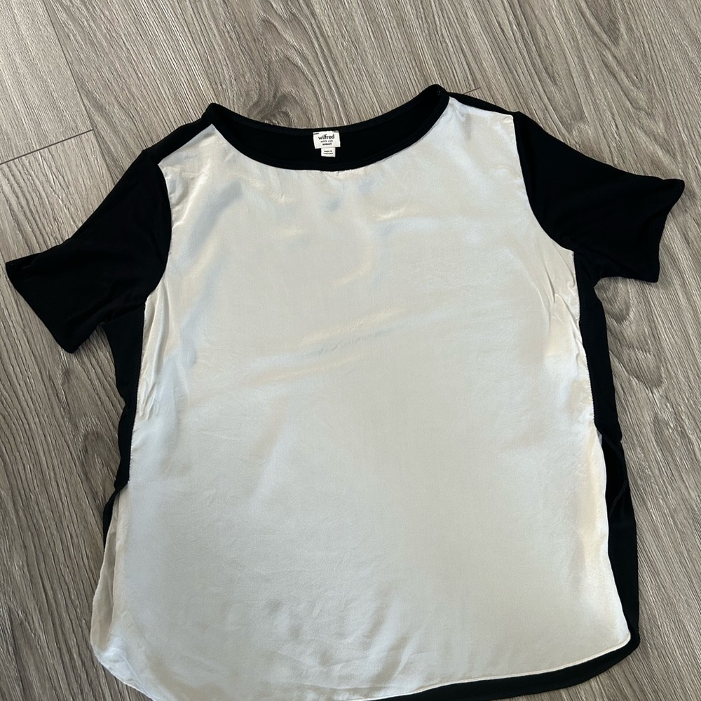 Aritzia Wilfred Silk Split Side T-shirt Blouse Short Sleeve Black Cream Size XS